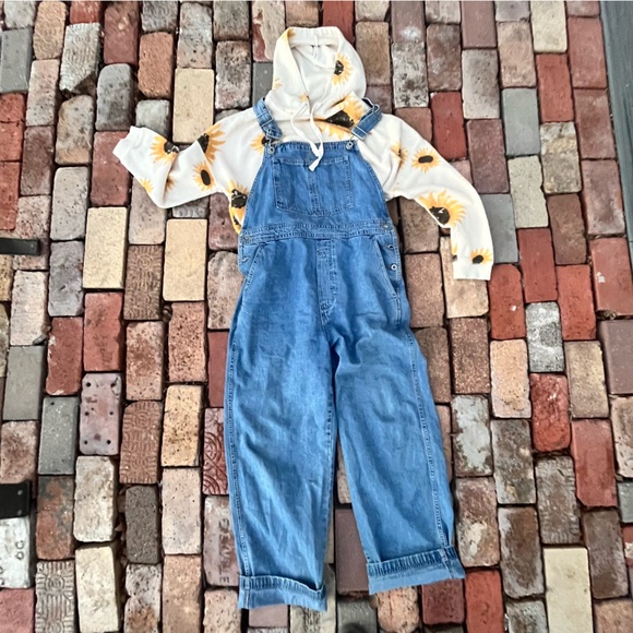 Altered State cropped sweatshirt and Gap denim overalls both sz large. - Picture 4 of 8